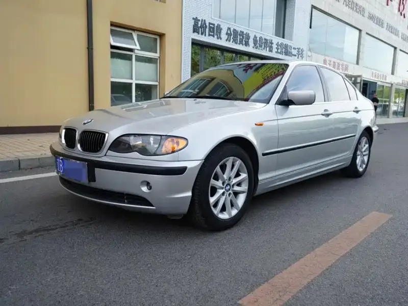 BMW 3 Series, 2005