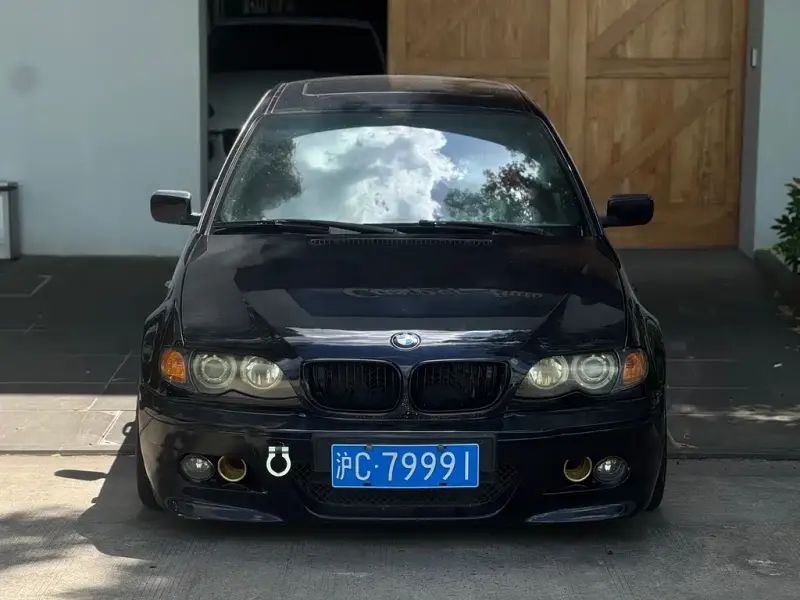 BMW 3 Series, 2005