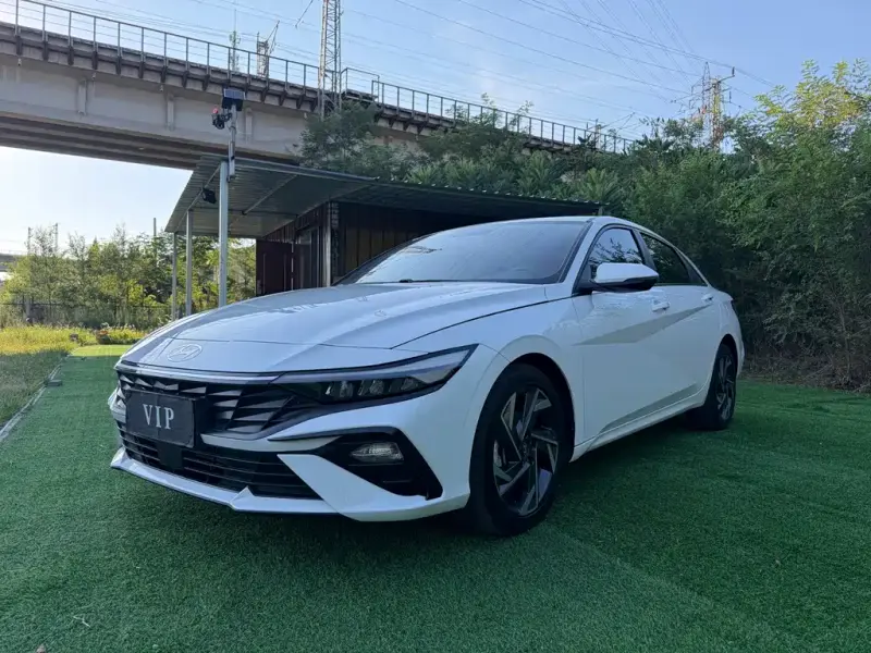 Hyundai Elantra, 2023