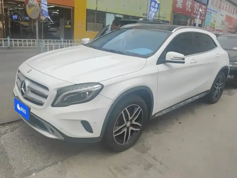 Mercedes-Benz GLA, 2015