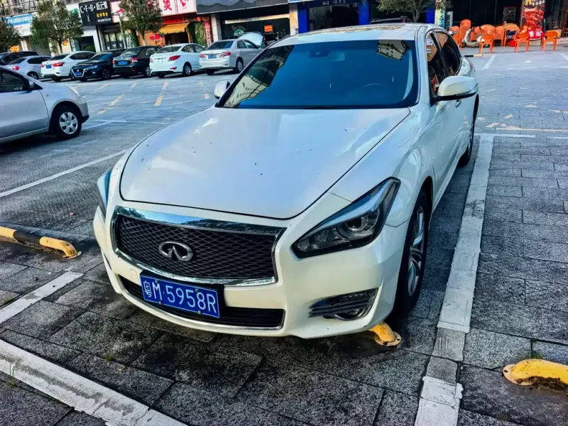 Infiniti Q70, 2016
