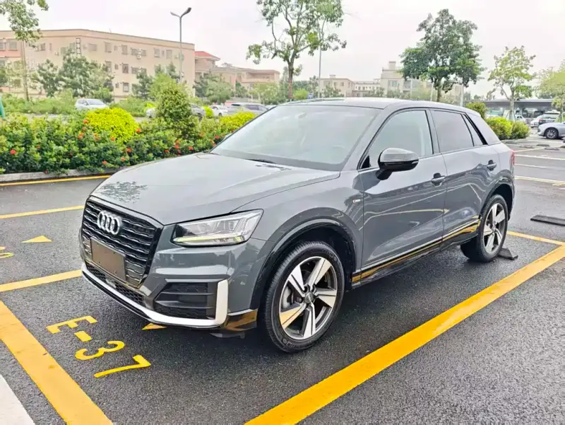 Audi Q2L, 2019