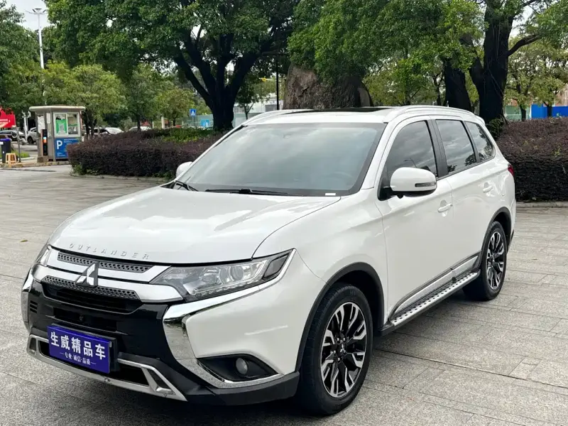 Mitsubishi Outlander, 2021