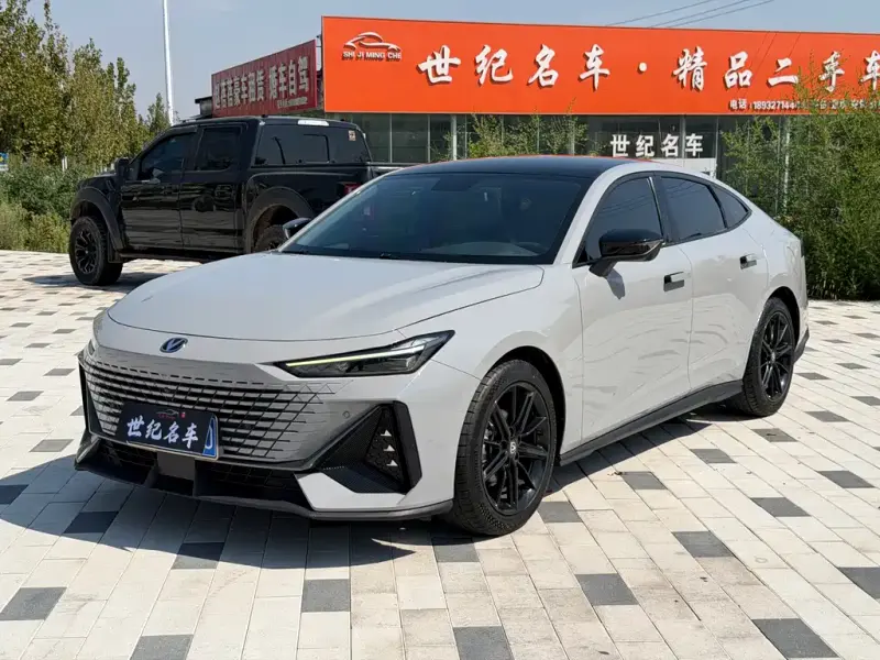 Changan UNI-V Changan UNI-V 2022 1.5T Premium Type, 2022 — фото 1