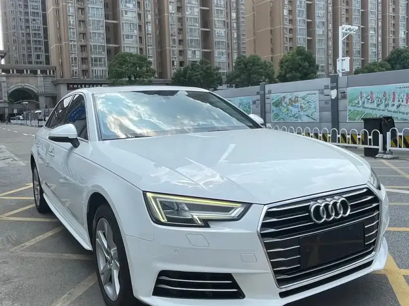 Audi A4L, 2018