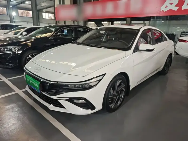 Hyundai Elantra, 2024
