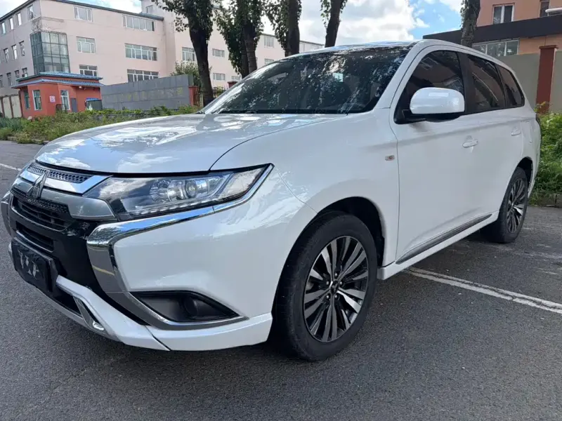 Mitsubishi Outlander, 2021