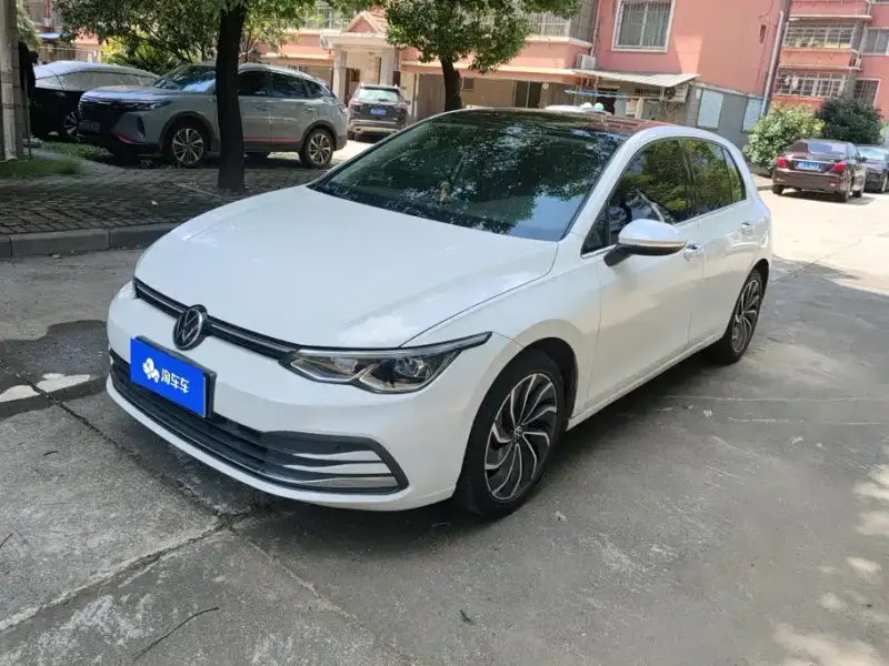 Volkswagen Golf, 2022