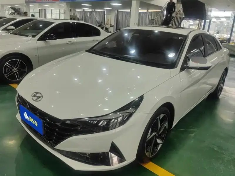 Hyundai Elantra, 2023