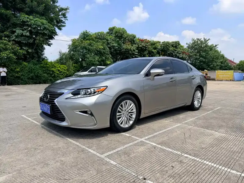 Lexus ES, 2016