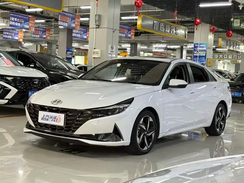 Hyundai Elantra, 2023