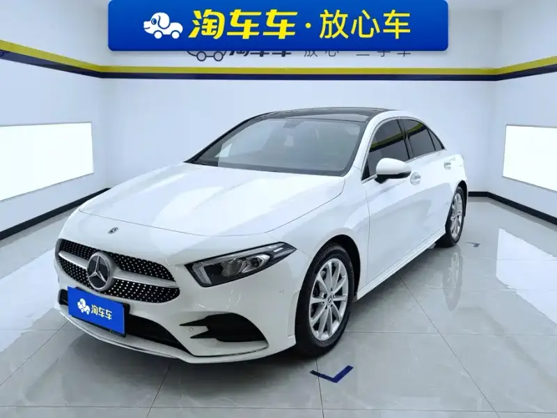 Mercedes-Benz A-Class Mercedes-Benz A-Class 2020 Facelift A 200 L Sport Sedan Dynamic Type, 2020 — фото 1
