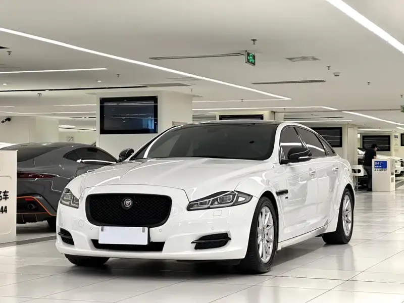 Jaguar XJ, 2016