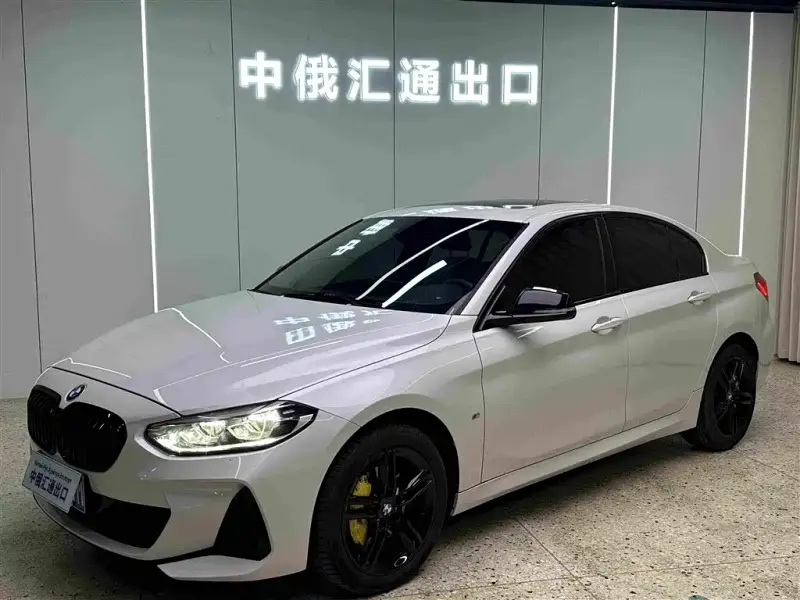 BMW 1 Series, 2022