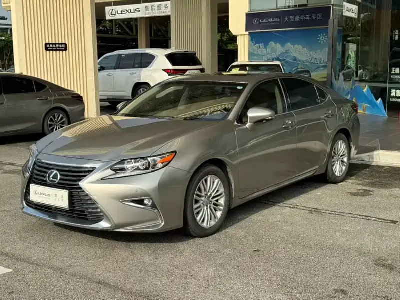 Lexus ES, 2016