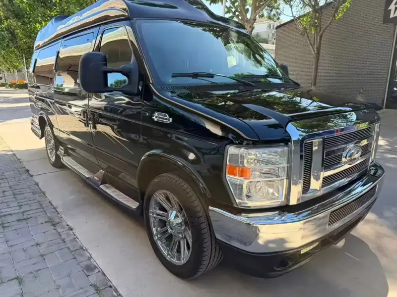 Ford E350, 2015