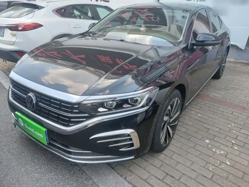 Volkswagen Passat Volkswagen Passat 2022 330TSI Luxury Edition, 2021 — фото 1