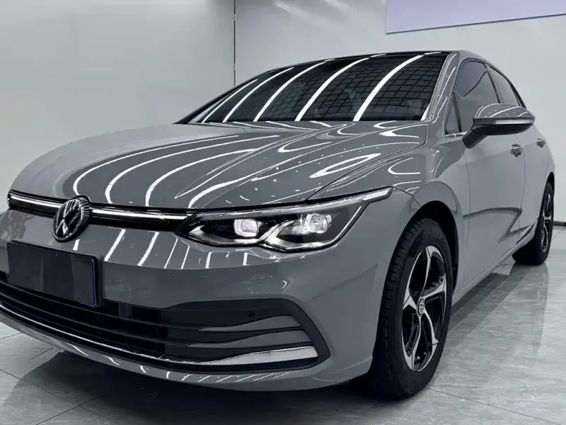 Volkswagen Golf, 2022
