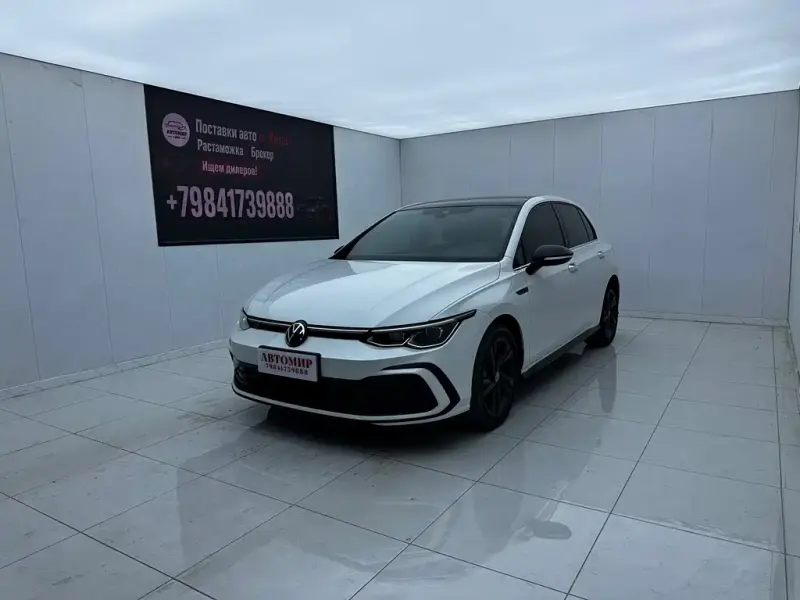 Volkswagen Golf, 2022