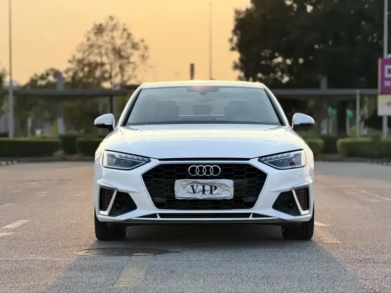 Audi A4L, 2021