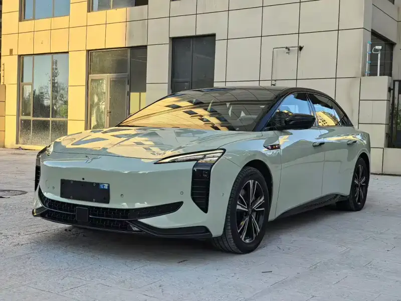 Hongqi EH7, 2024