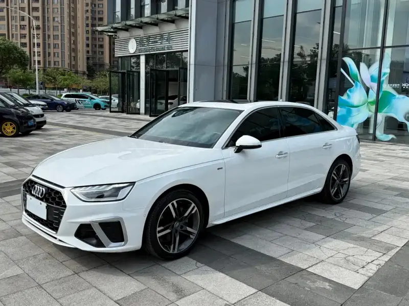 Audi A4L, 2021