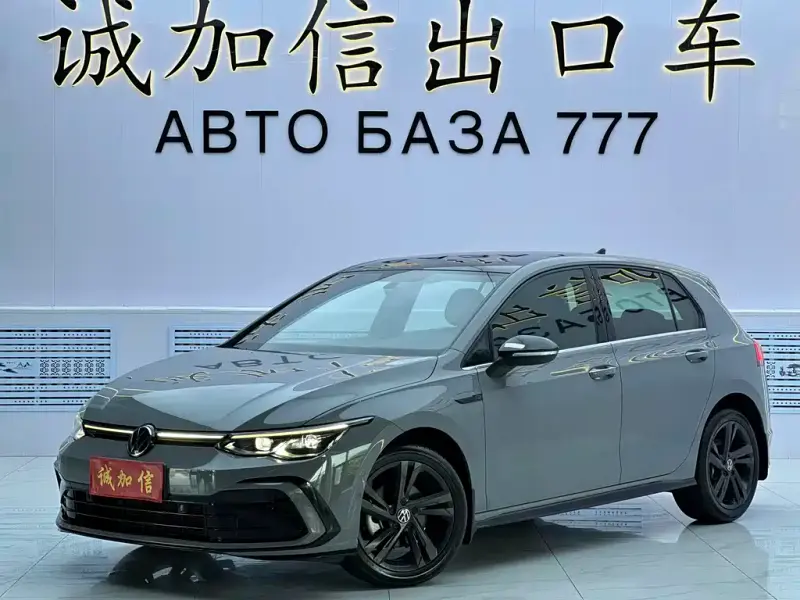 Volkswagen Golf, 2022