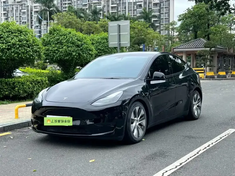 Tesla Model Y, 2023