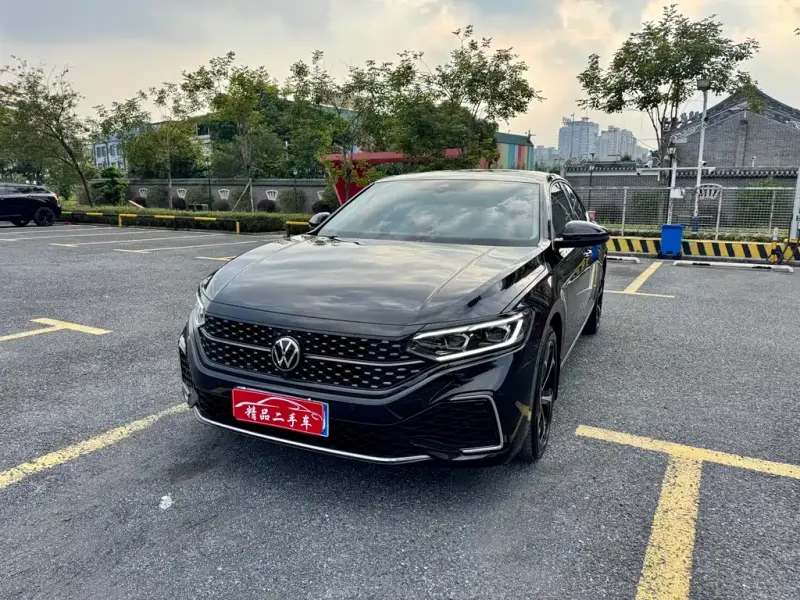 Volkswagen Passat, 2025