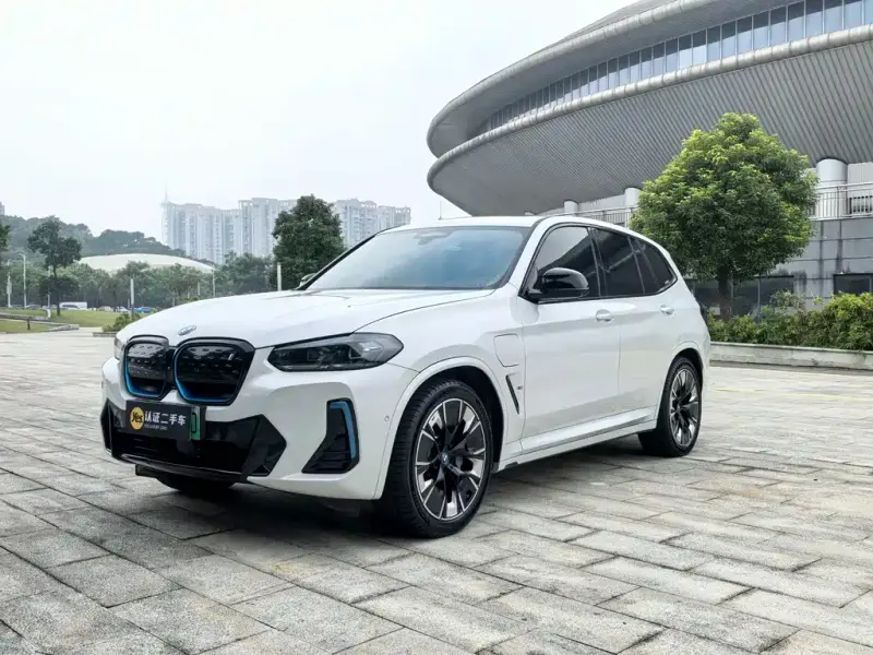 BMW iX3, 2022