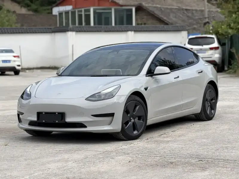 Tesla Model 3, 2023