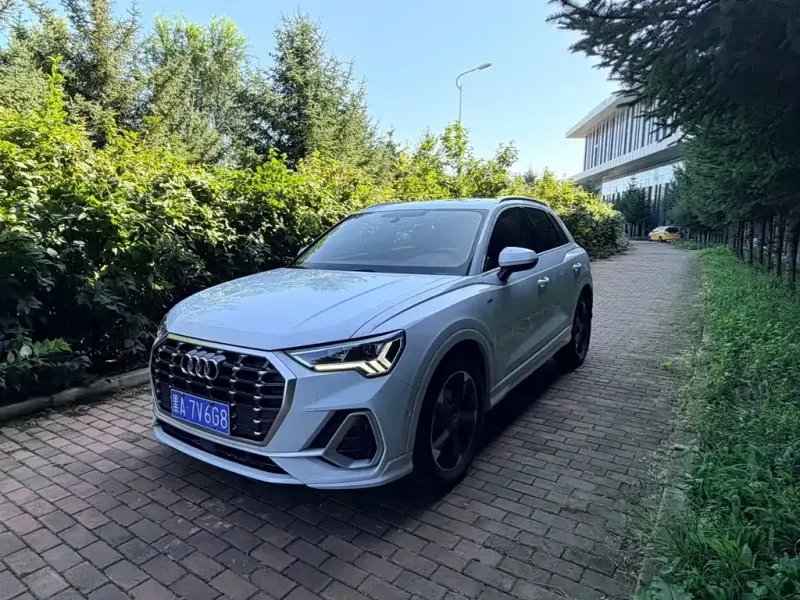 Audi Q3, 2022