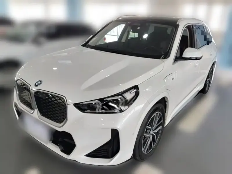 BMW iX1, 2025