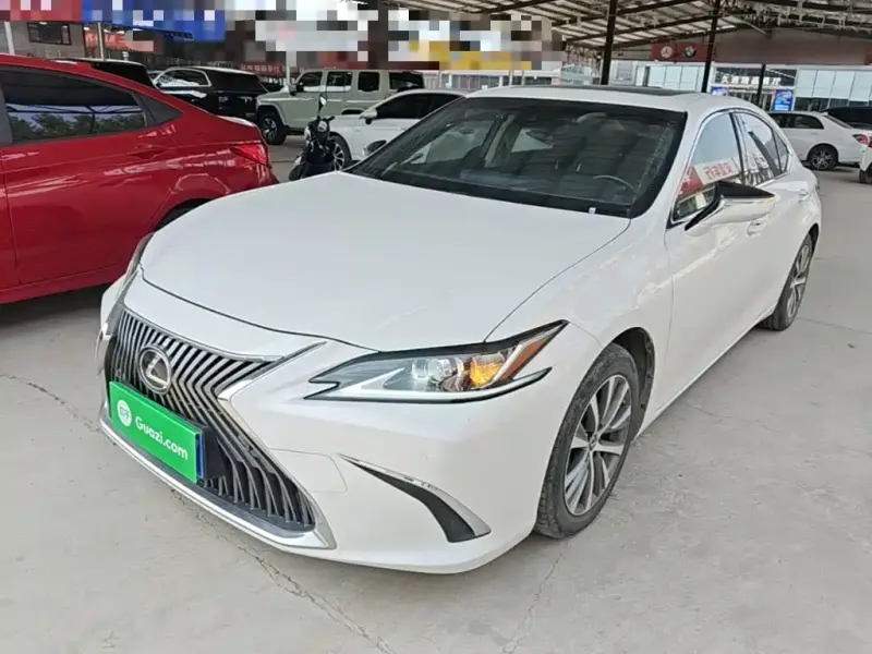 Lexus ES, 2020