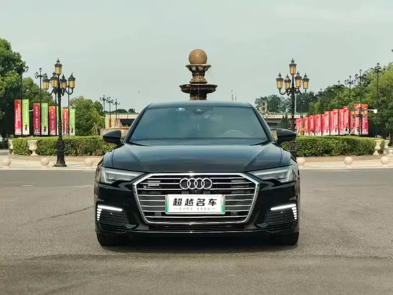 Audi A6L New Energy A6L 2021 версия 55 TFSI e quattro, 2021 — фото 1