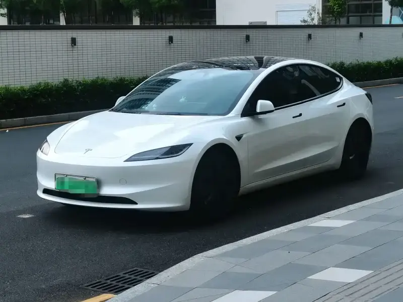 Tesla Model 3, 2024