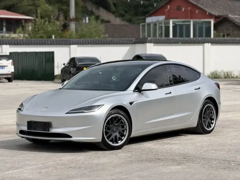 Tesla Model 3, 2024