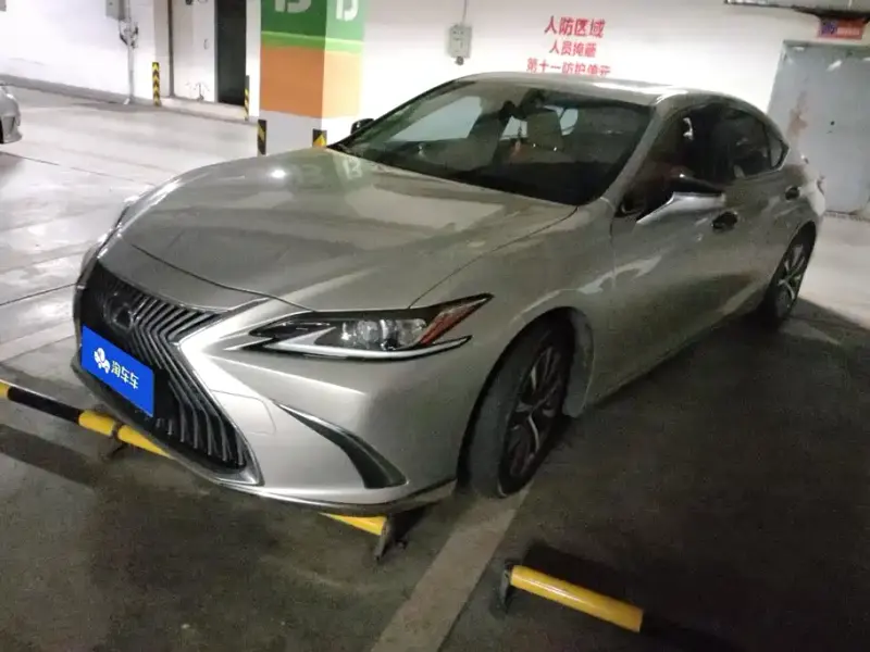 Lexus ES, 2020