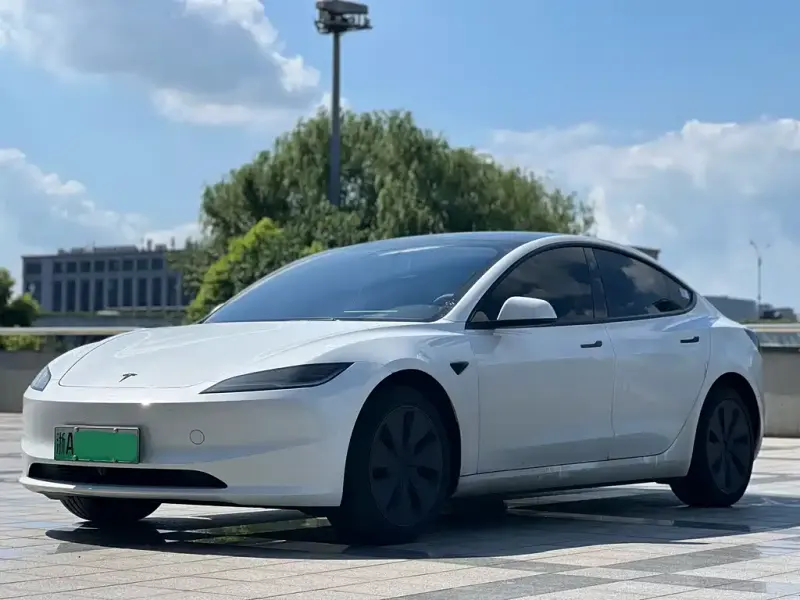 Tesla Model 3, 2026