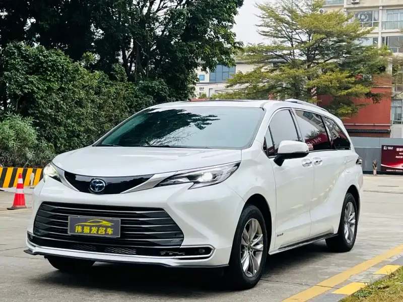 Toyota Sienna, 2023