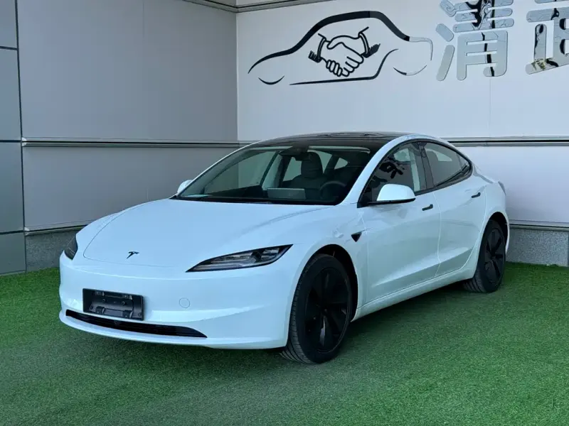 Tesla Model 3, 2026