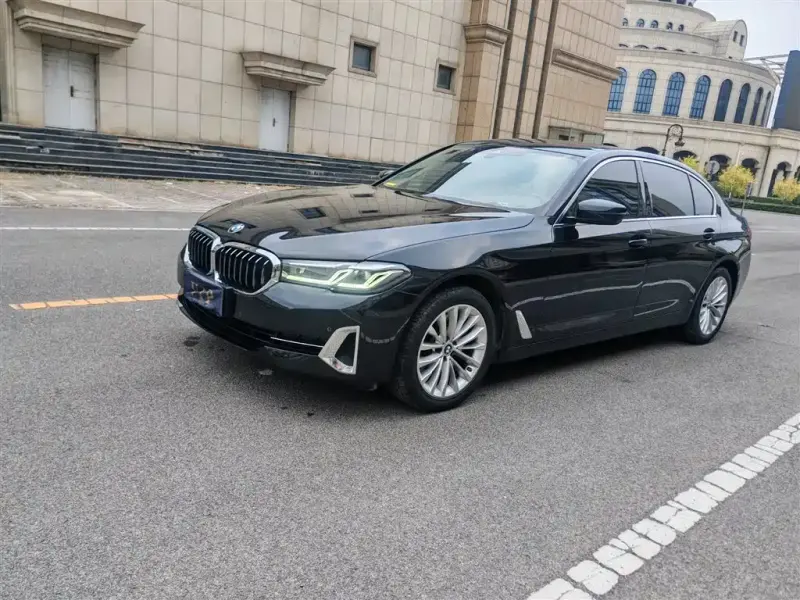 BMW 5 Series BMW 5 Series 2022 Facelift 525Li Luxury Package, 2023 — фото 1