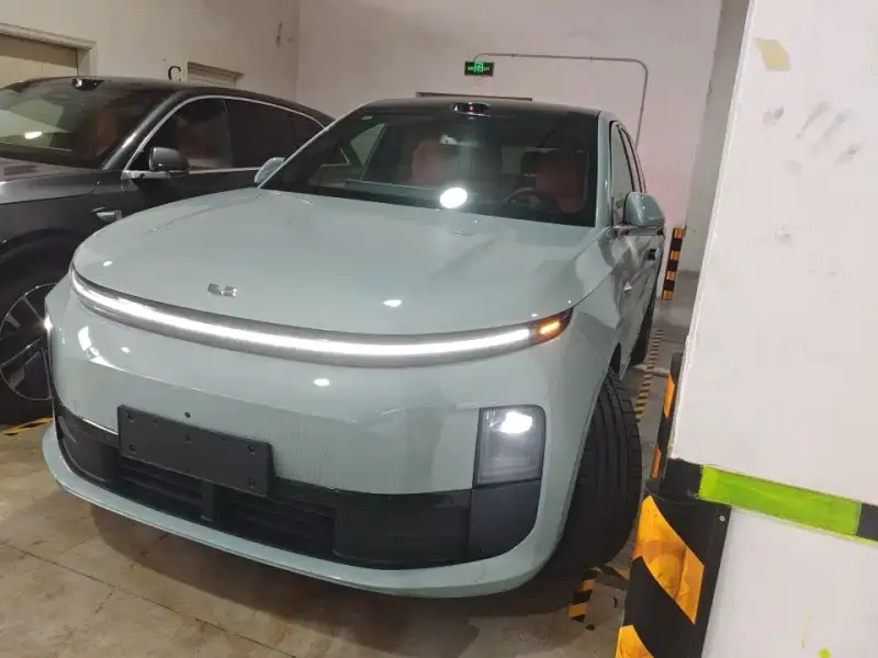 Li Auto Li L6, 2025