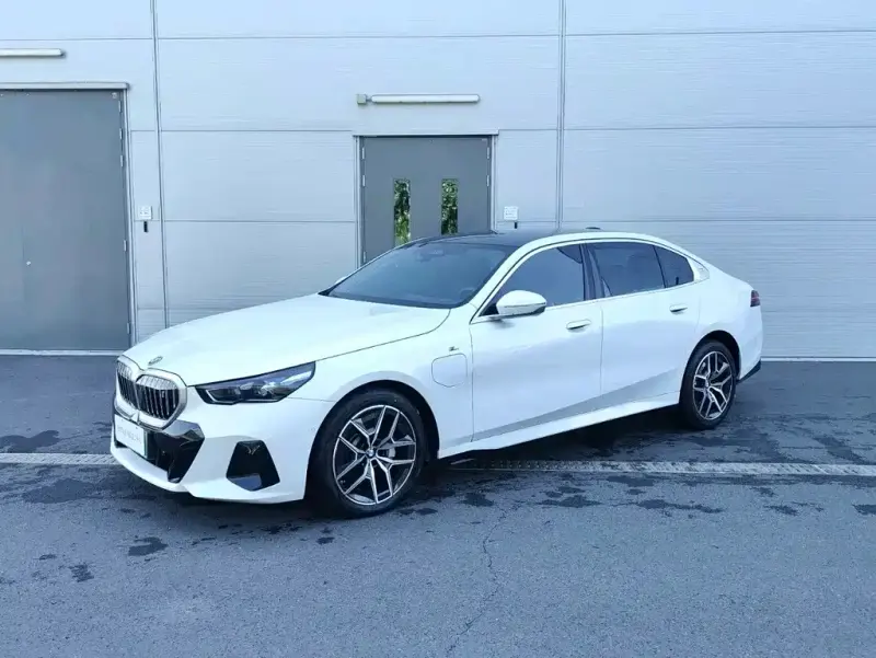 BMW i5, 2026