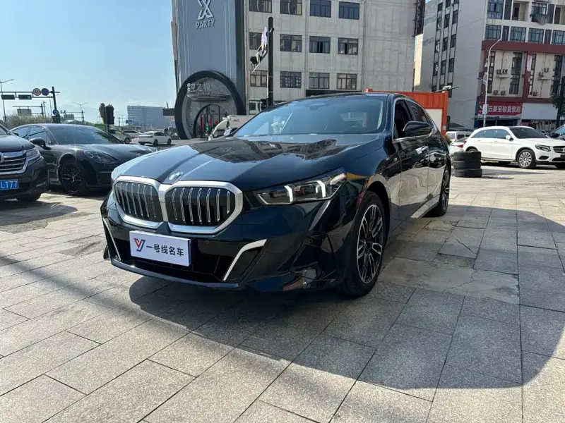 BMW 5 Series, 2025