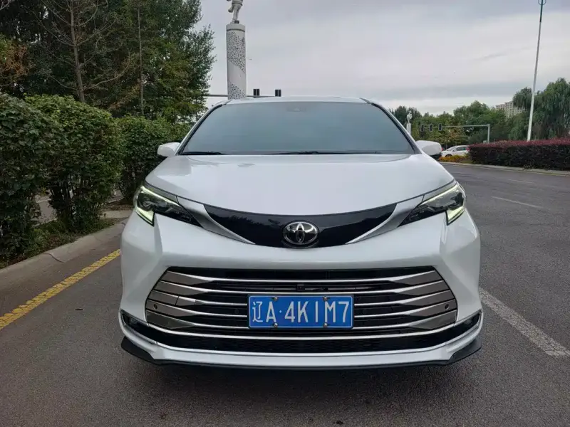 Toyota Sienna, 2024