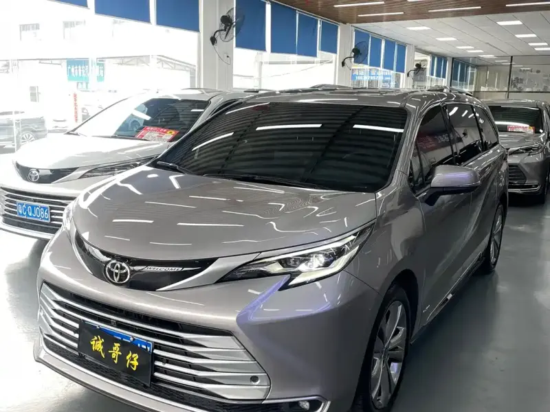 Toyota Sienna, 2024