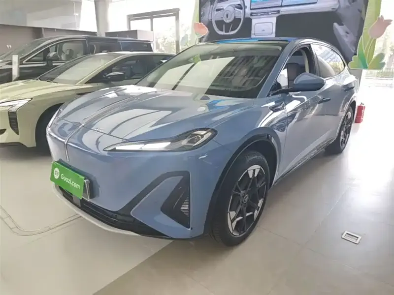 Hongqi 06, 2025