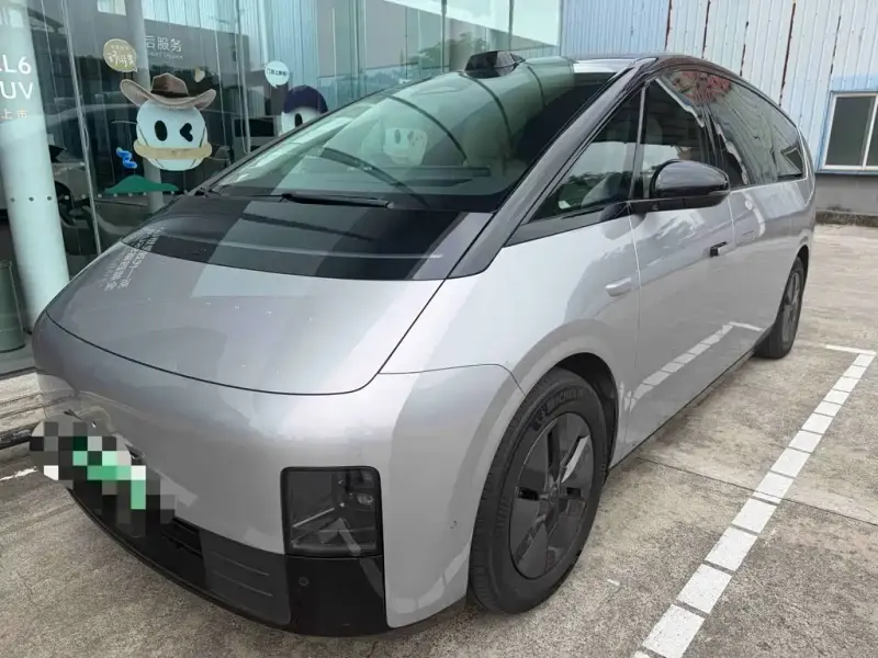 Li Auto Li MEGA, 2024