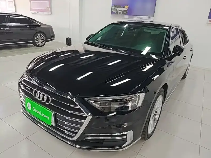 Audi A8, 2022